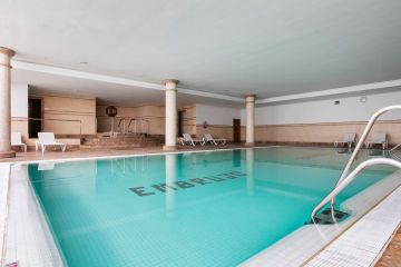 https://cdn.resales-online.com/public/vfg5a1ae82/properties/a9d4bb34912011ef84cf0217bc231ef4/w1200/17-dd5fcd4f0eb487dfa3803f7e20814c0e.jpg?v=1729679481