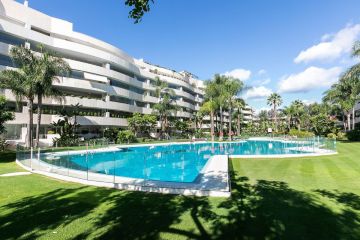 https://cdn.resales-online.com/public/vfg5a1ae82/properties/a9d4bb34912011ef84cf0217bc231ef4/w1200/19-d0ed7da2012a09046d307c195d98e7d6.jpg?v=1729679481