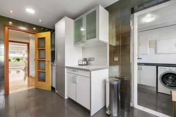 https://cdn.resales-online.com/public/vfg5a1ae82/properties/a9d4bb34912011ef84cf0217bc231ef4/w1200/9-467d0cee5b725f3ef65f102a0c2e69c0.jpg?v=1729679481
